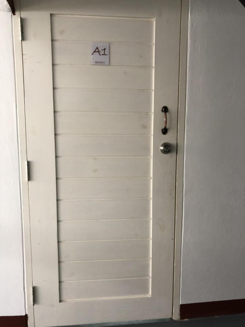 Ploy Hostel Bangkok Exterior foto